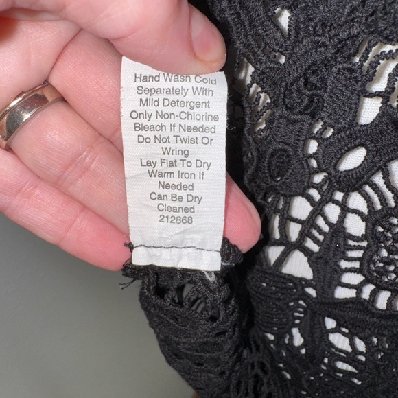 CAbi Open Knit Needle Lace Peplum Black Top Sz Medium EUC Style #800 - Picture 7 of 8